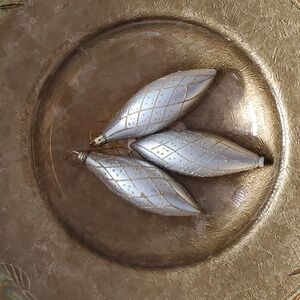 💚FREE WITH PURCHASE- Elegant Silver and Gold Teardrop Ornaments